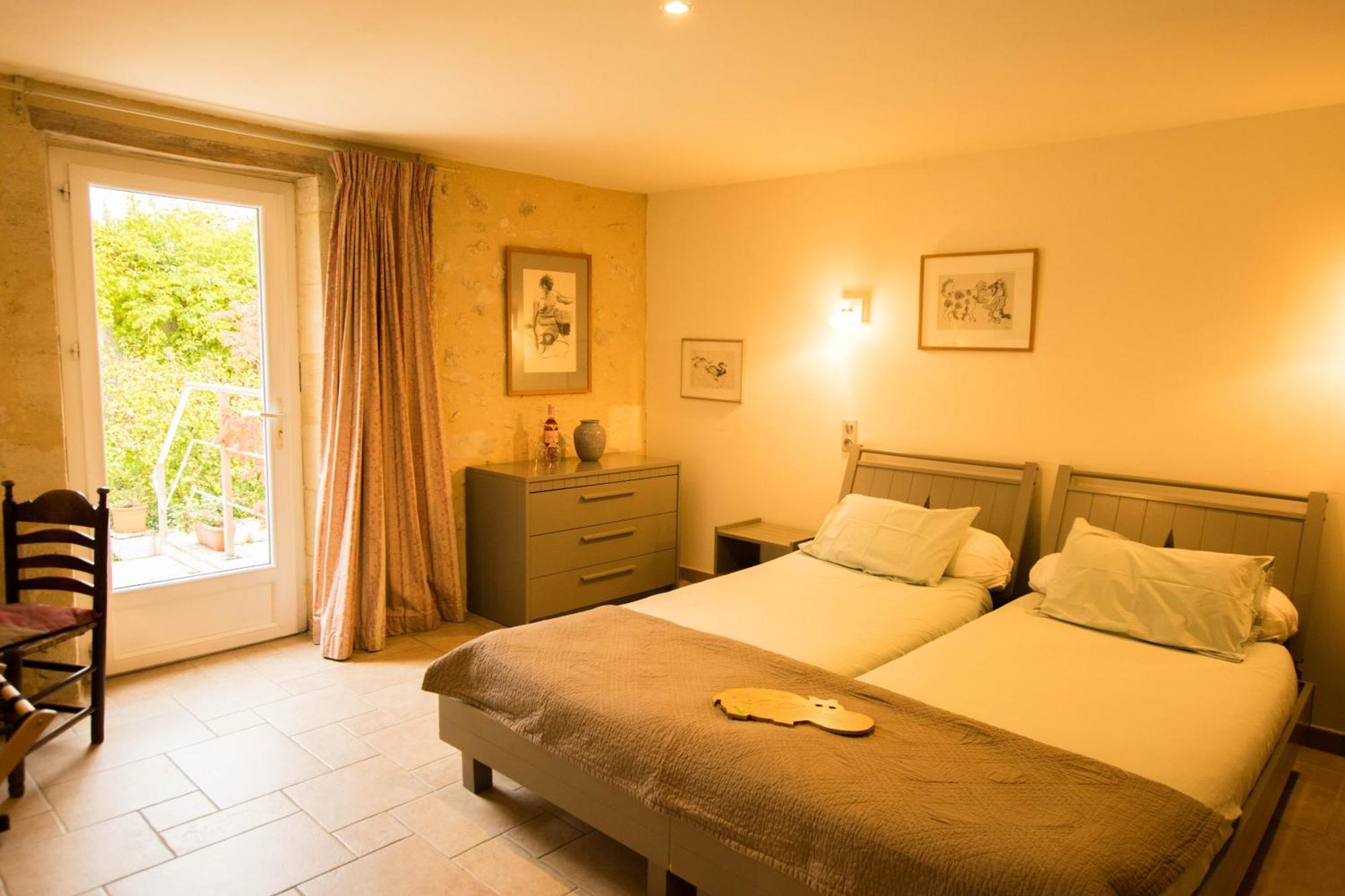 B&B Les Secrets De Tifayne Puisseguin Exterior photo