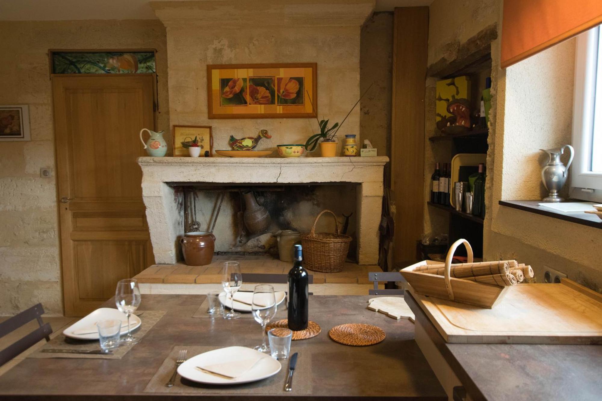 B&B Les Secrets De Tifayne Puisseguin Exterior photo